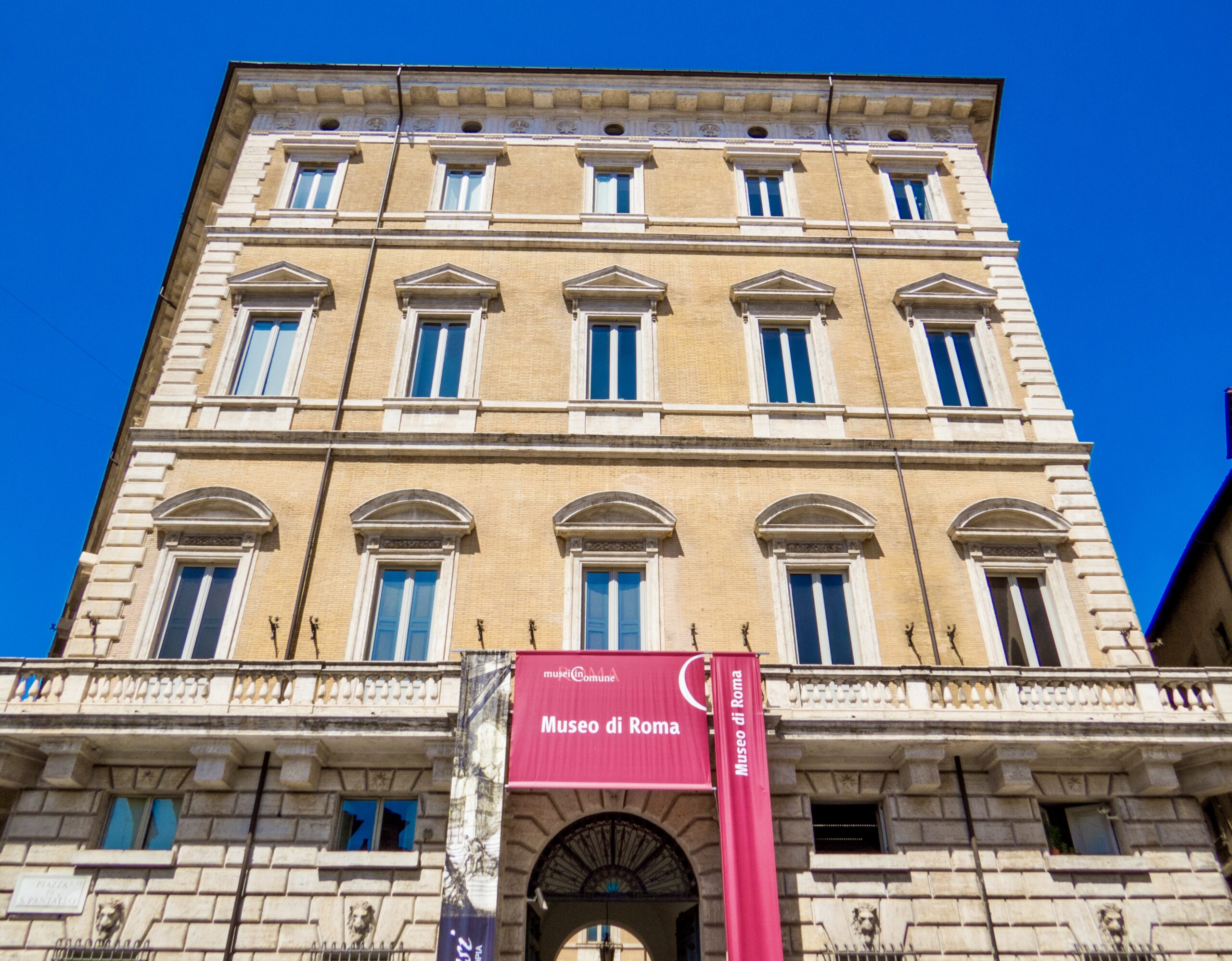 facade of the Palazzo Braschi