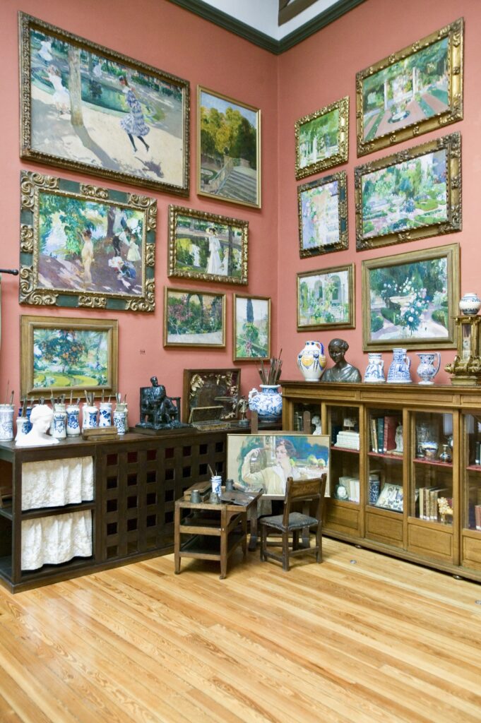 paintings by Sorolla displayed on the walls