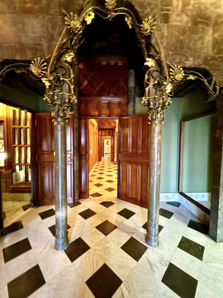 entryway to the Guells' bedrooms