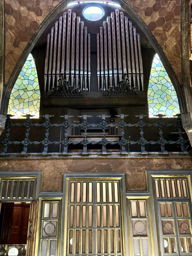 organ pipes in the top gallery