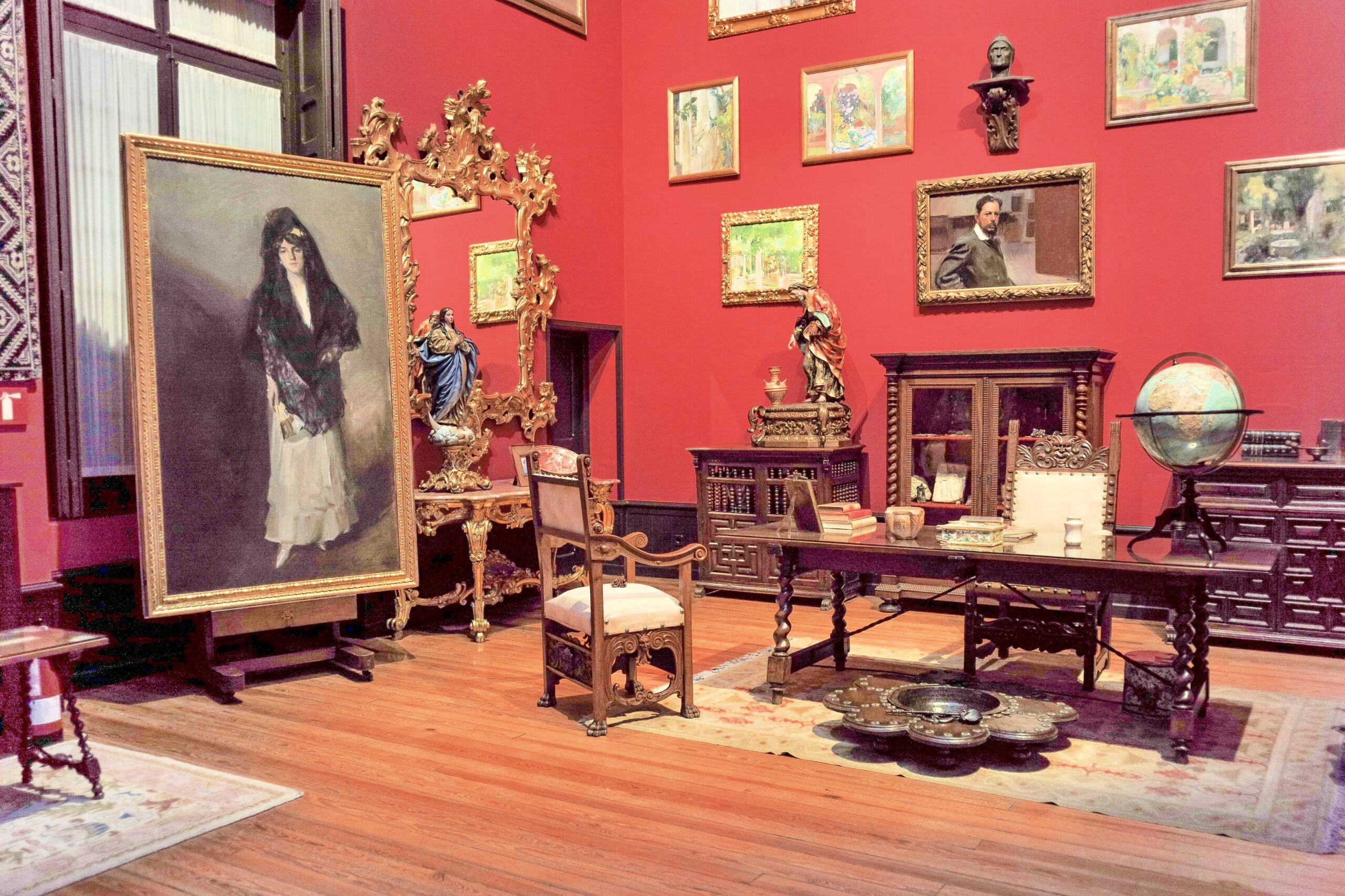 room in the Sorolla Museum with paintings