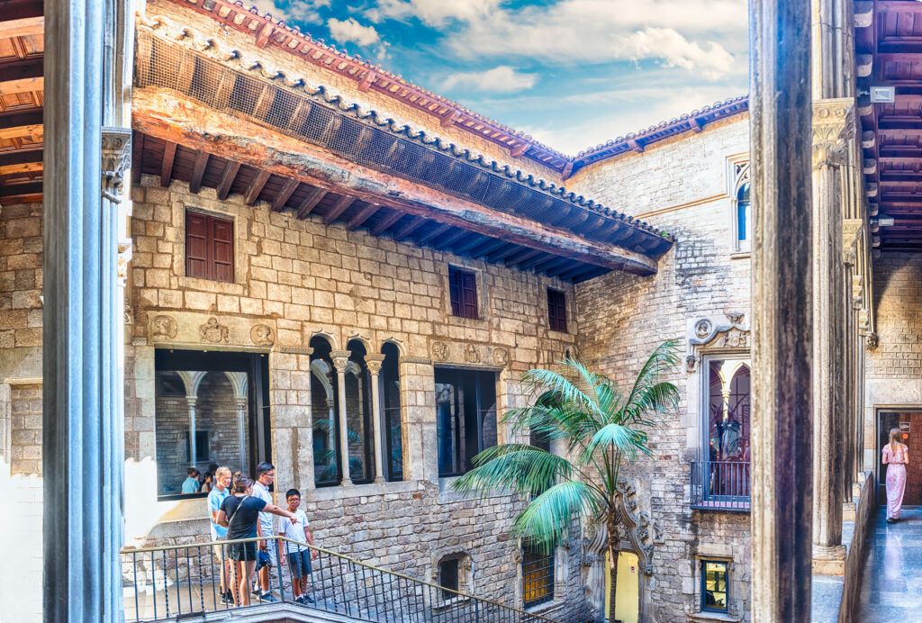 inner courtyard of the Picasso Museum