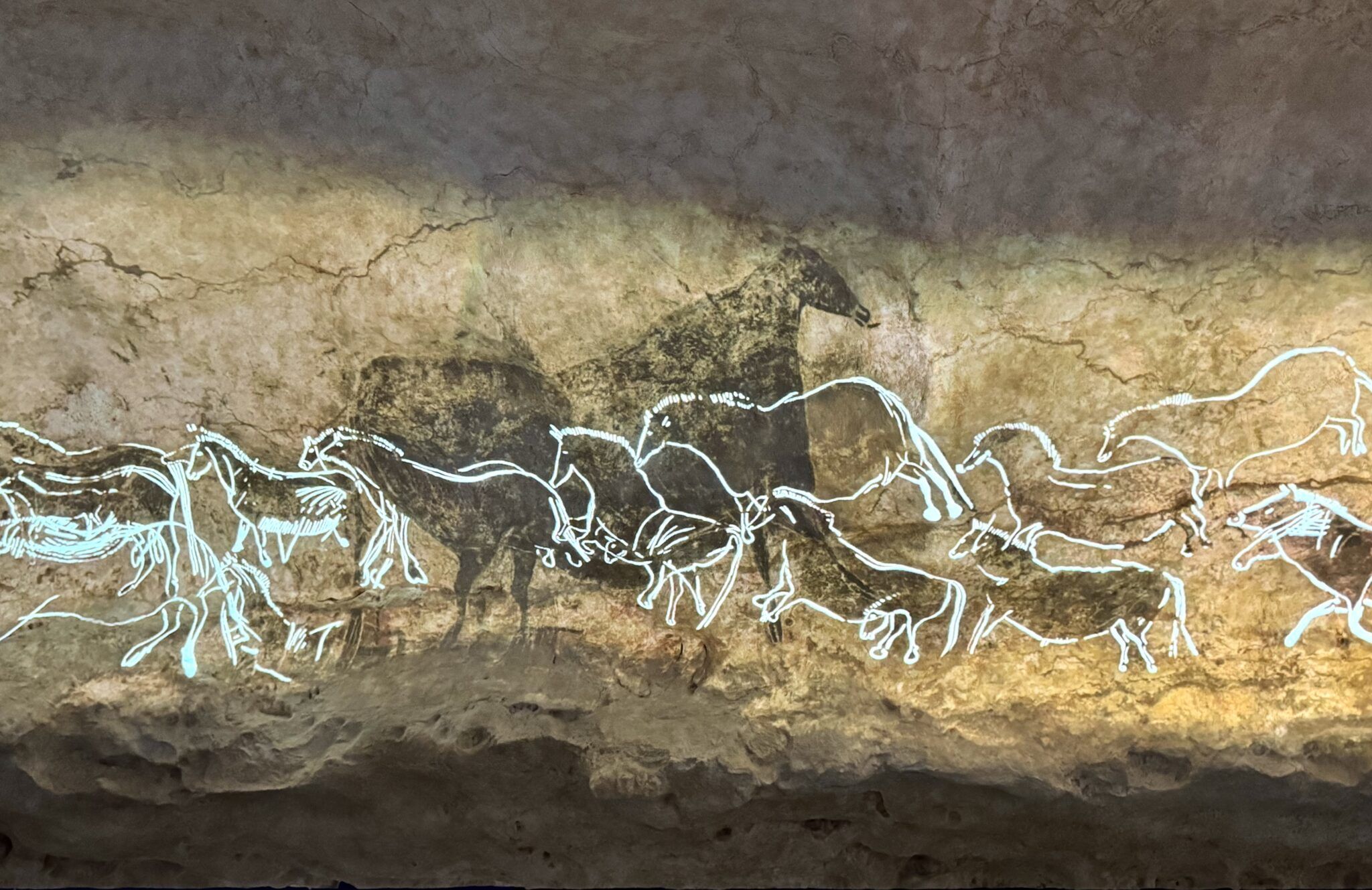 Guide To Lascaux IV: What To See + Tips - The Geographical Cure