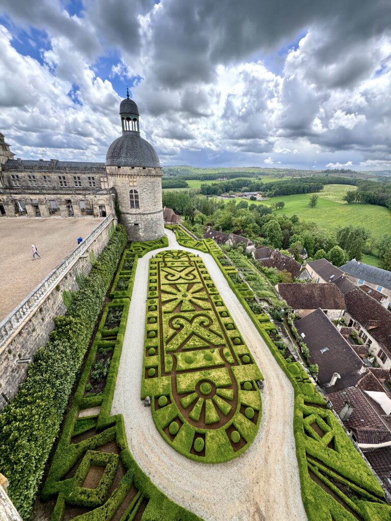 formal gardens of Chateau de Hautforte