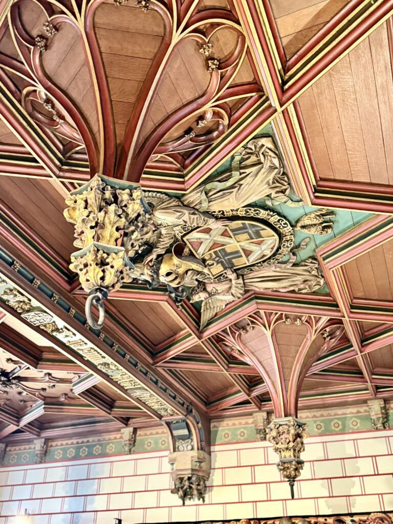 elaborate ceiling pendentives
