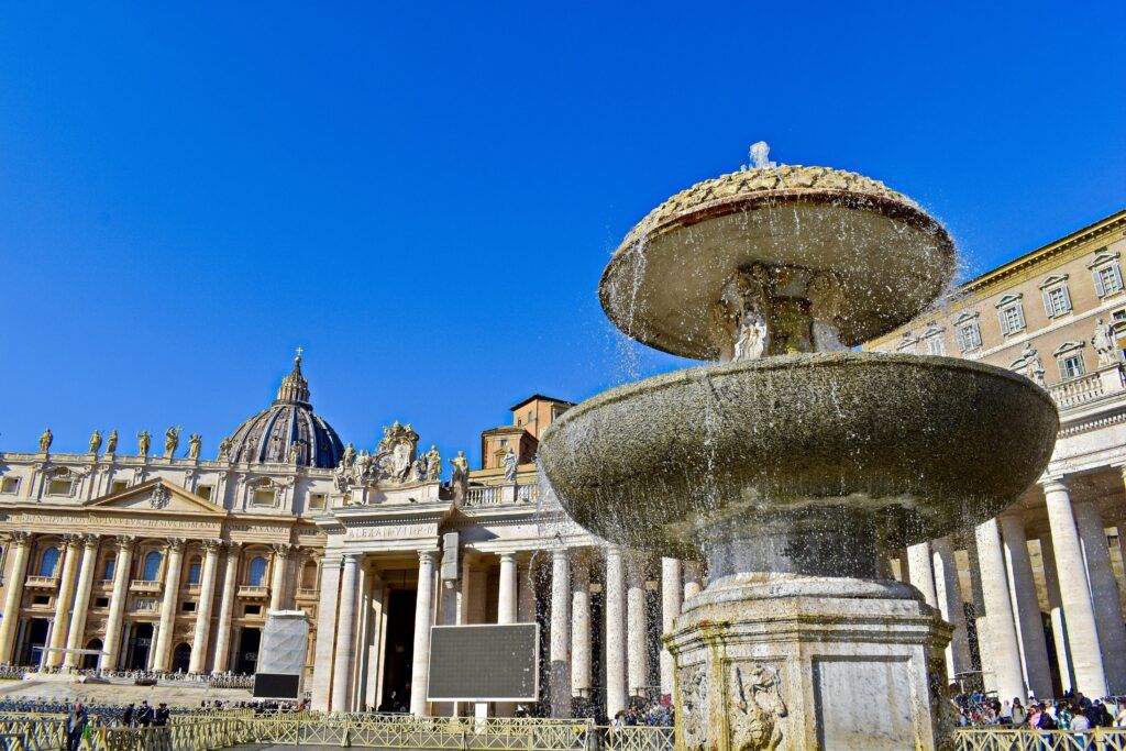Maderno fountain and the facade of the basilica