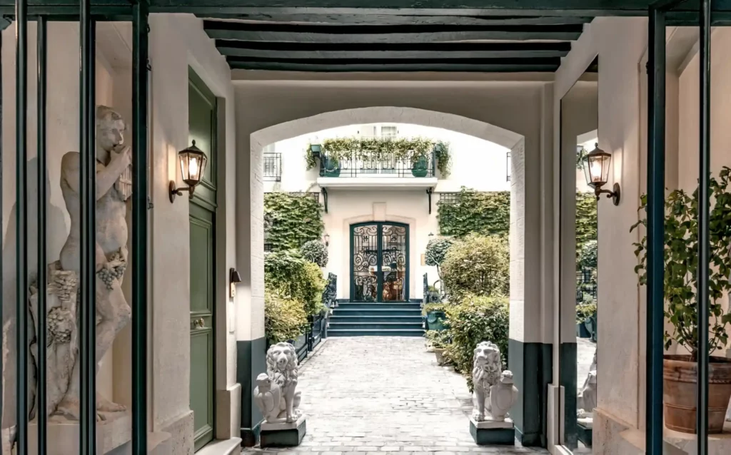 entry to the Relais Christine in Paris