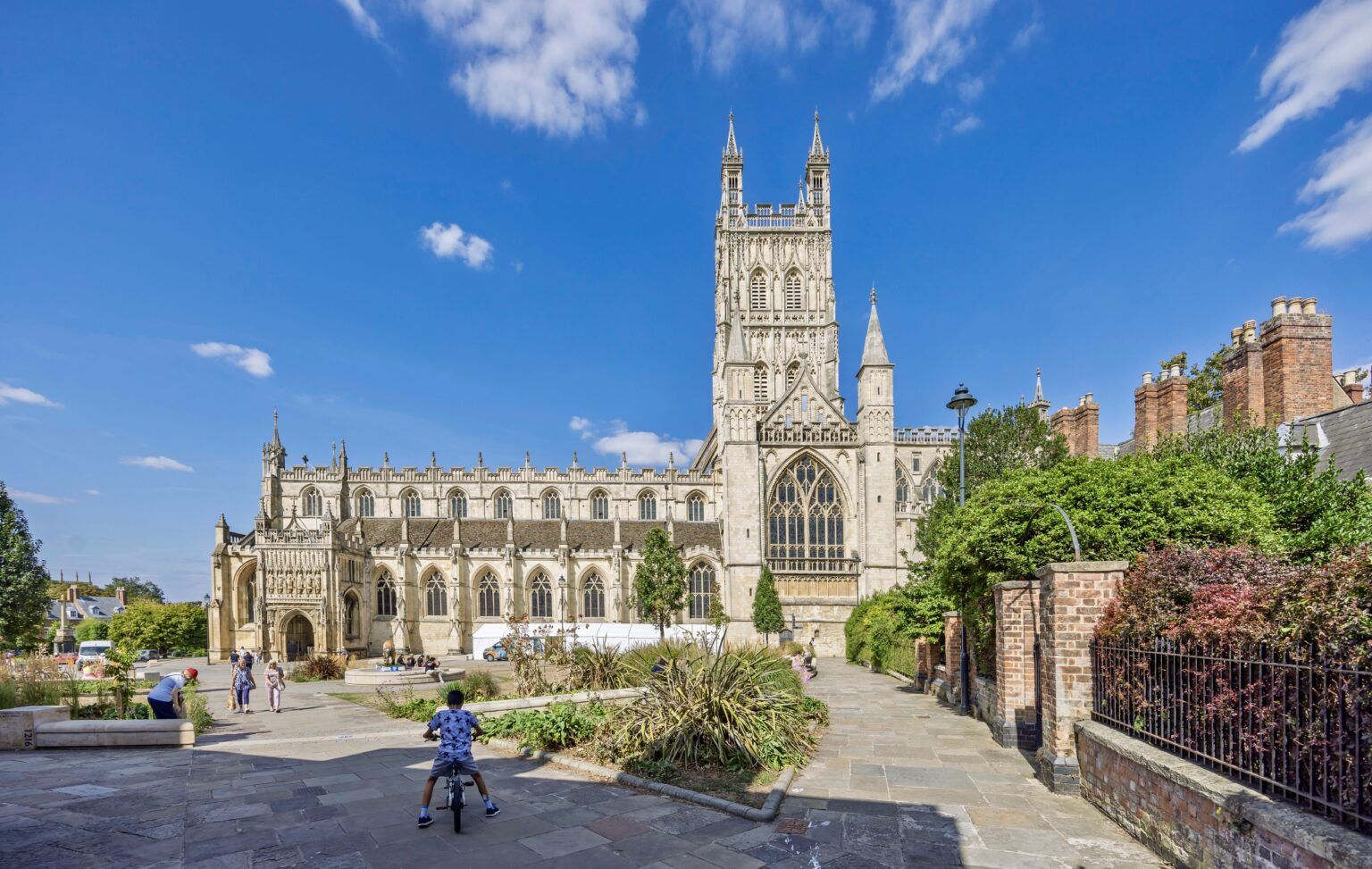Top 10 Medieval Cathedrals in England (Ranked) - The Geographical Cure