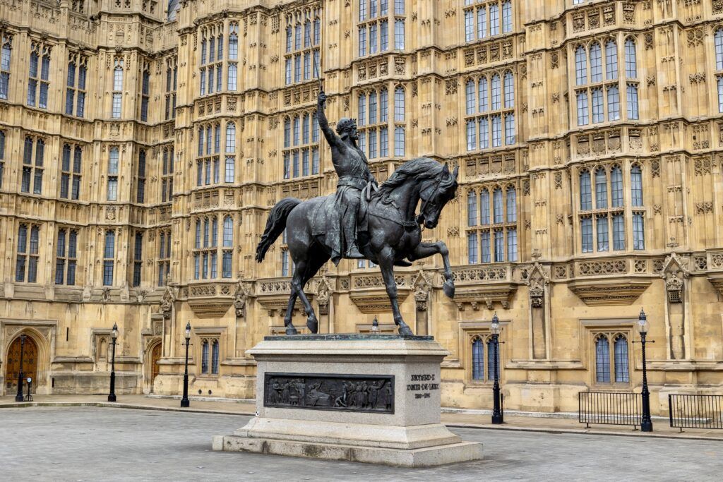 statue of Richard the Lionheart Westminster Abbey