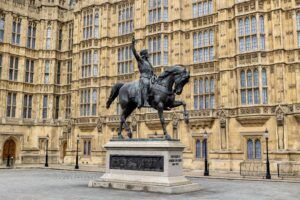 statue of Richard the Lionheart Westminster Abbey