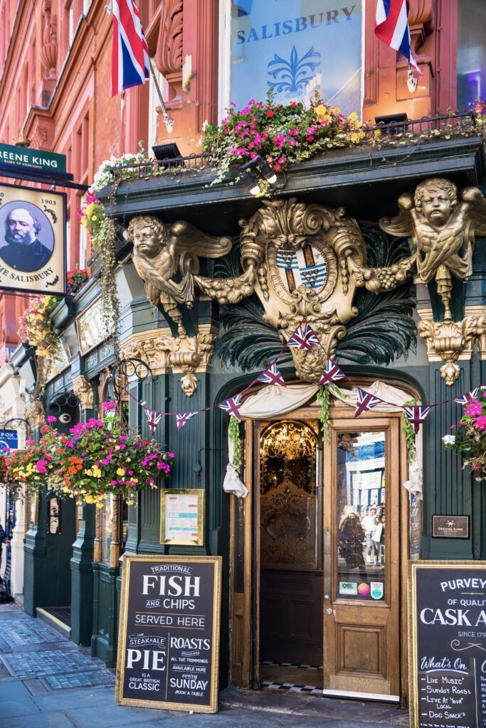 Salisbury Pub in Covent Garden