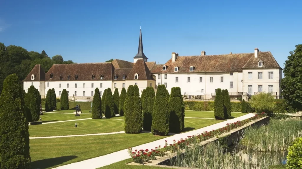 exterior of Chateau Gilly