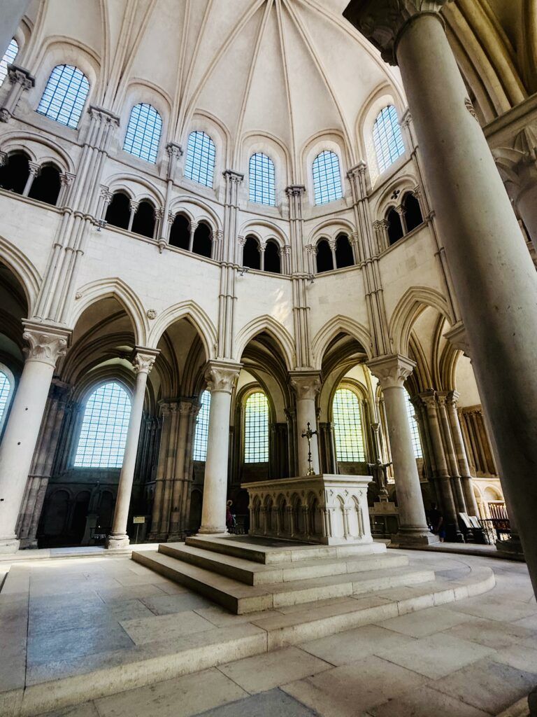 emicircular Gothic choir with altar