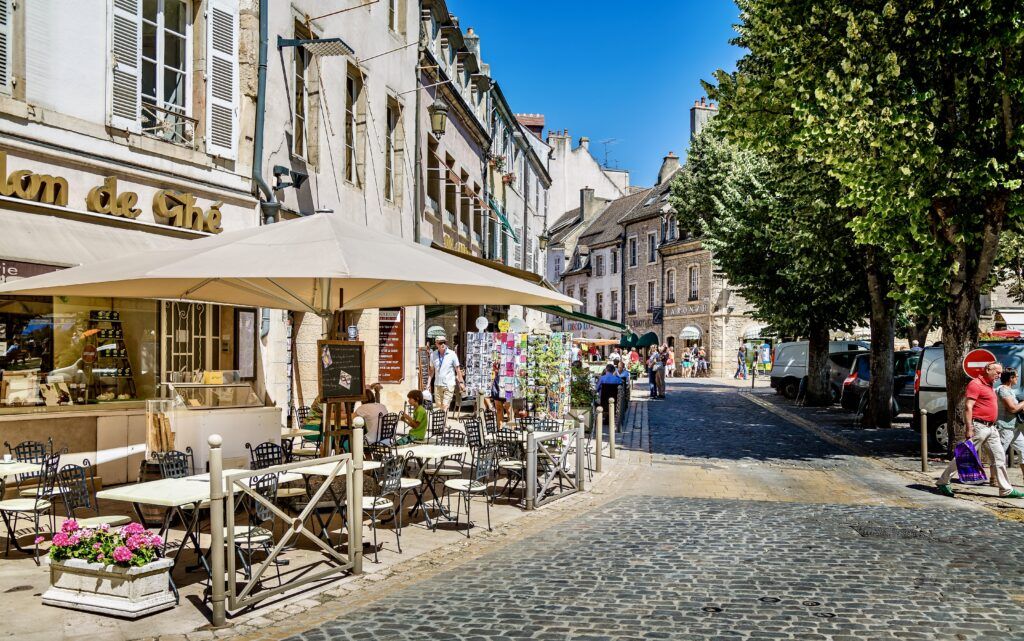 street cafe in Beaune