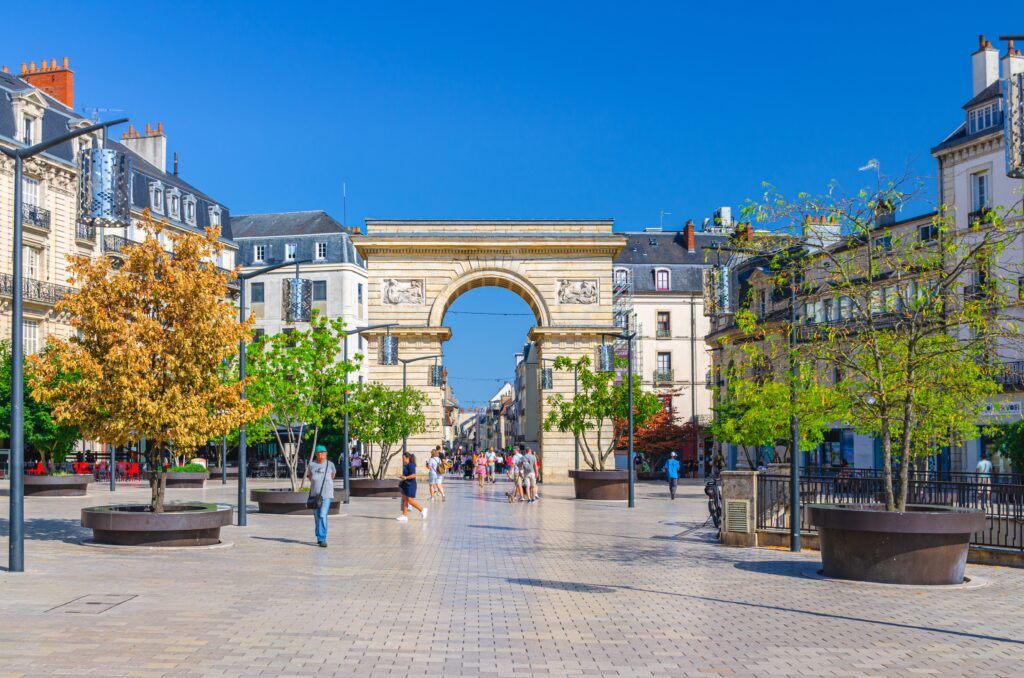 Place Darcy and William's Gate