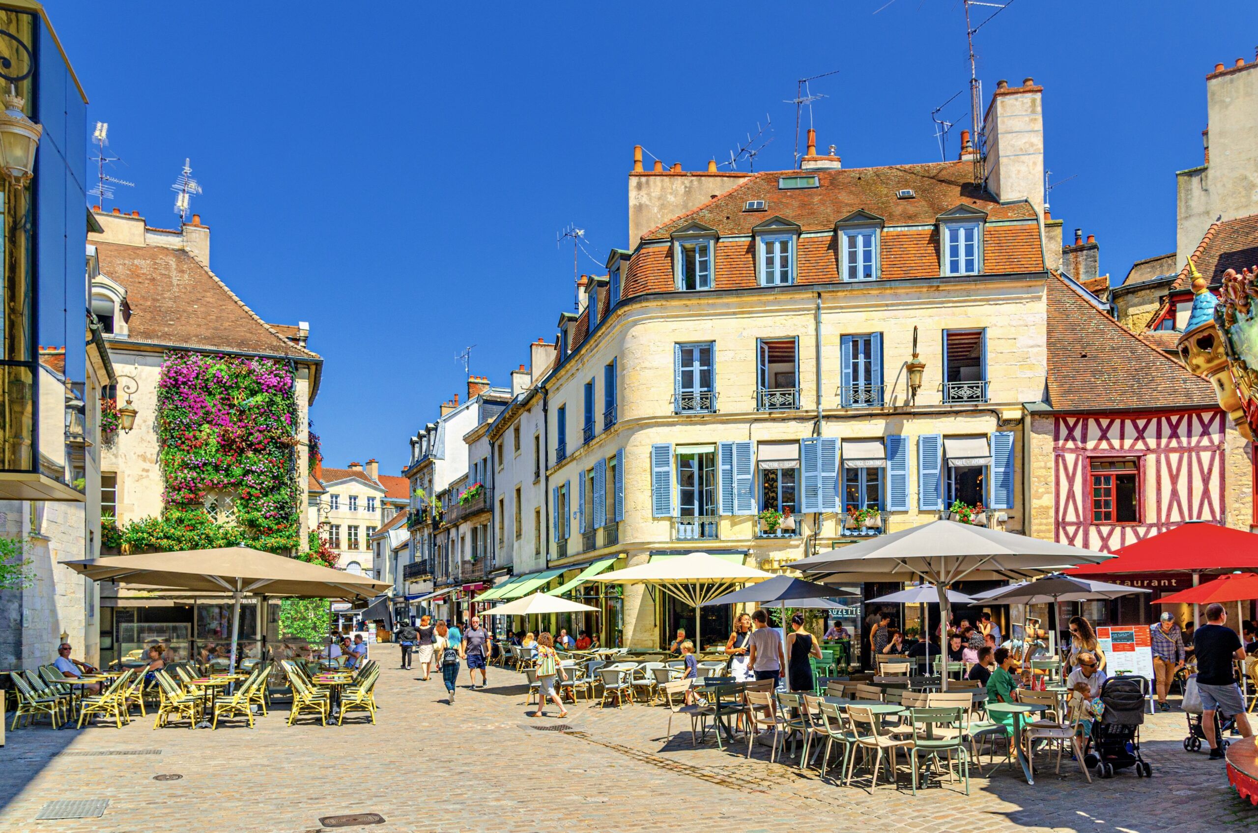 colorful buildings on Place François Rude
