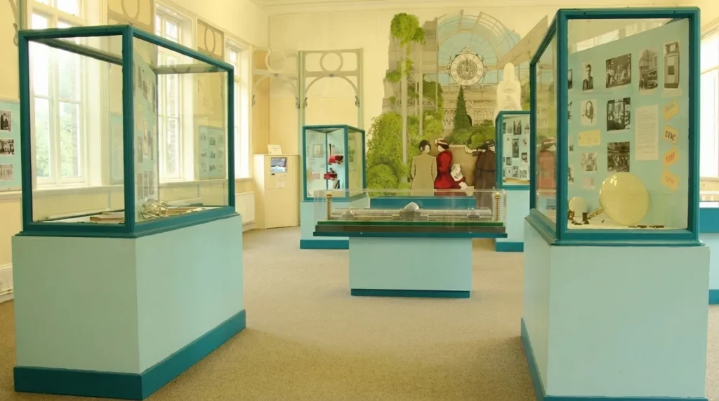 gallery in the Crystal palace Museum