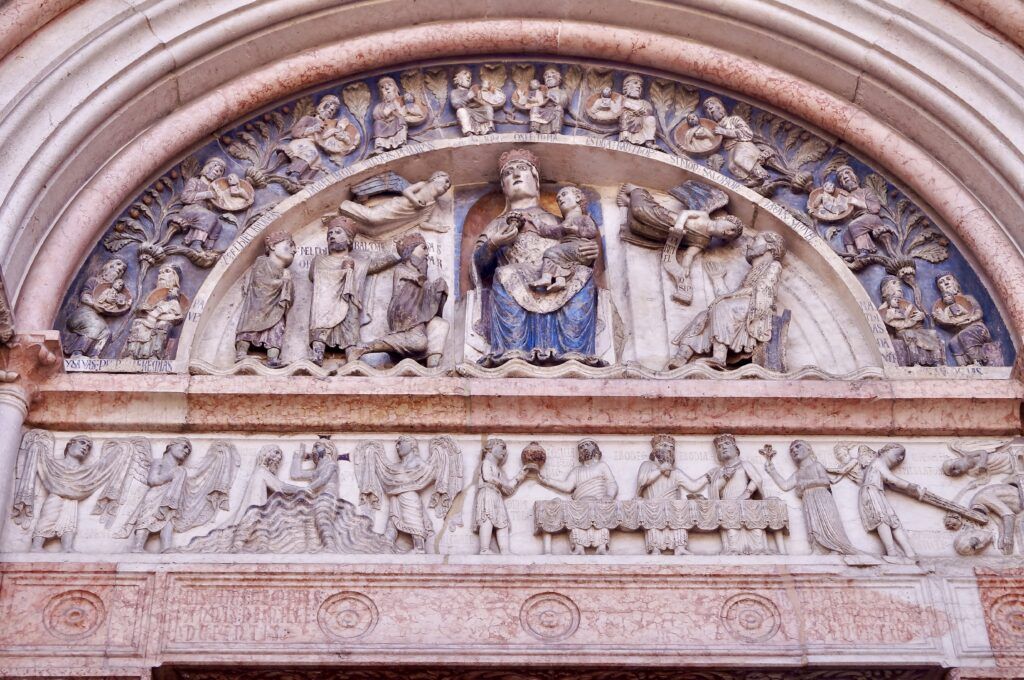 lunette on the north portal