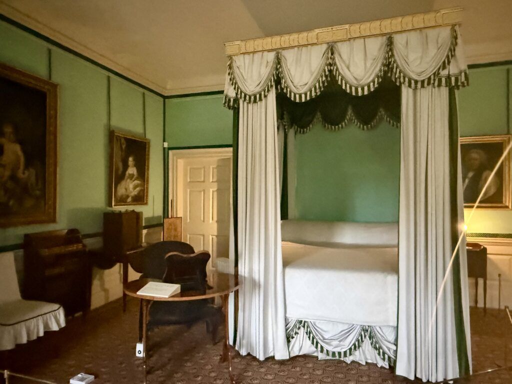 Queen's Charlotte's Bedroom