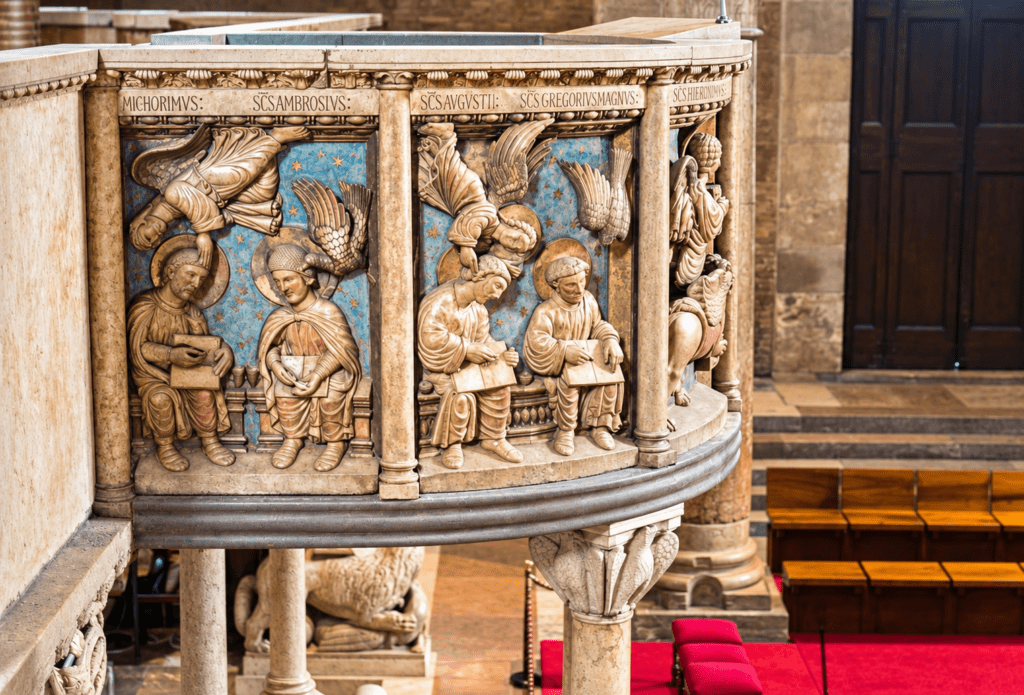 pulpit/ambon