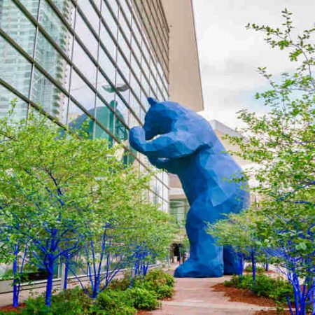 the blue bear sculpture at the Denver Convention Center